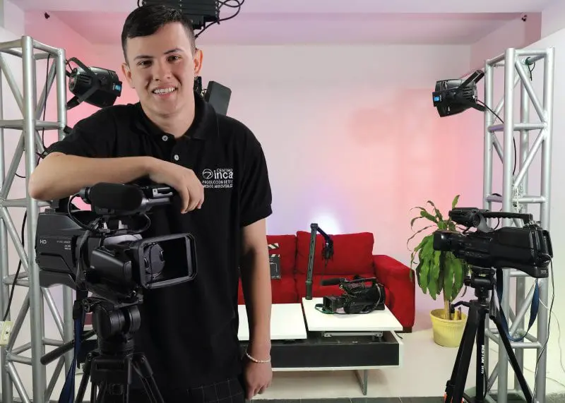 Programa auxiliar de grabación y edición de video sonido y animaciones centro inca